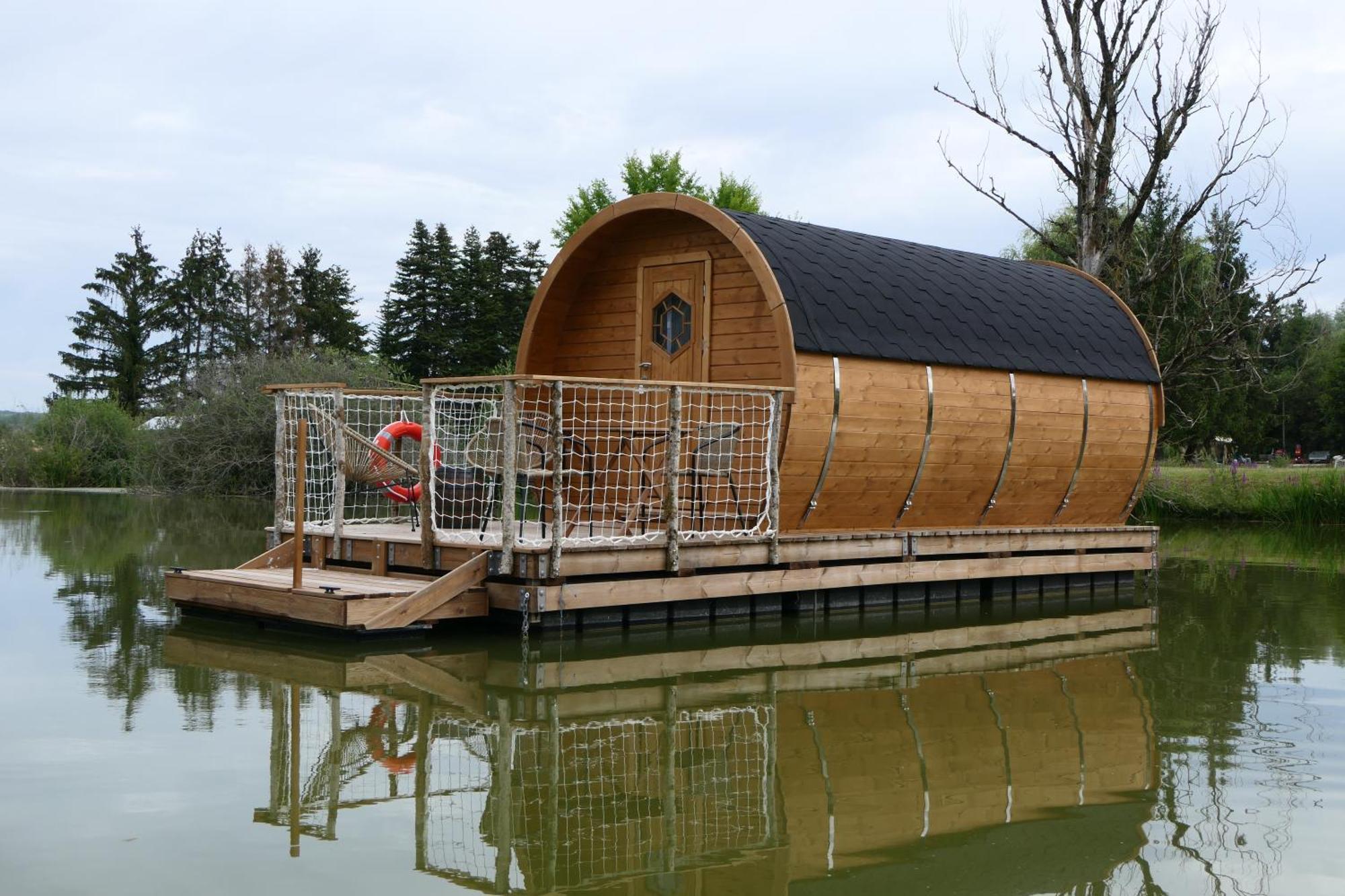 Les Cabanes Flottantes Givrauval Экстерьер фото