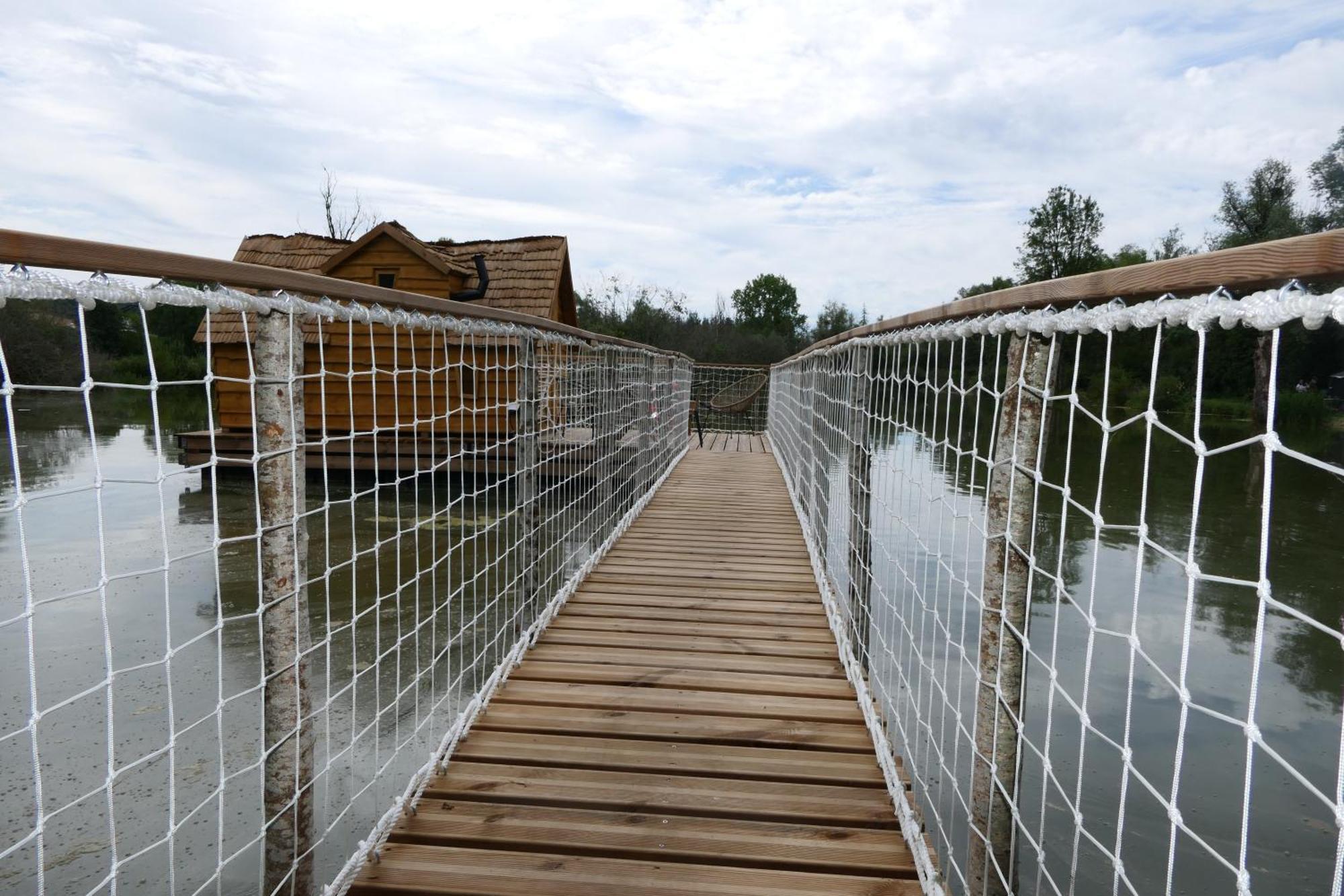 Les Cabanes Flottantes Givrauval Экстерьер фото