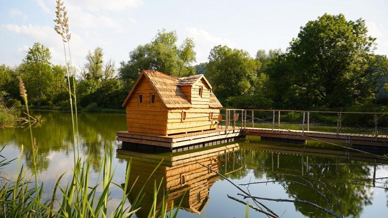 Les Cabanes Flottantes Givrauval Экстерьер фото